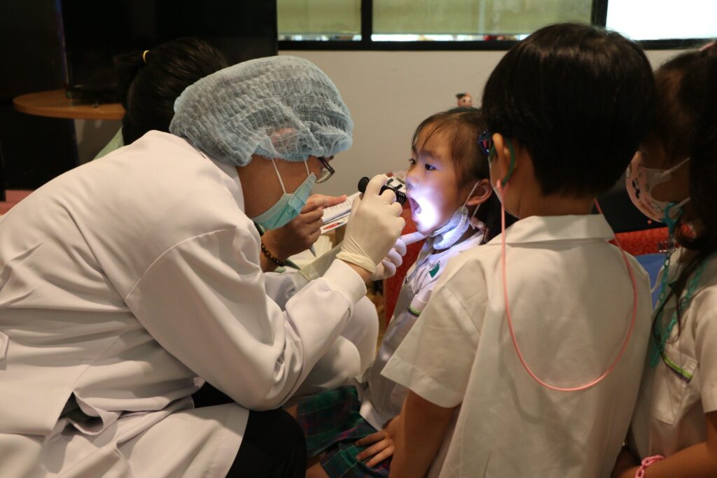 checkup_kid2