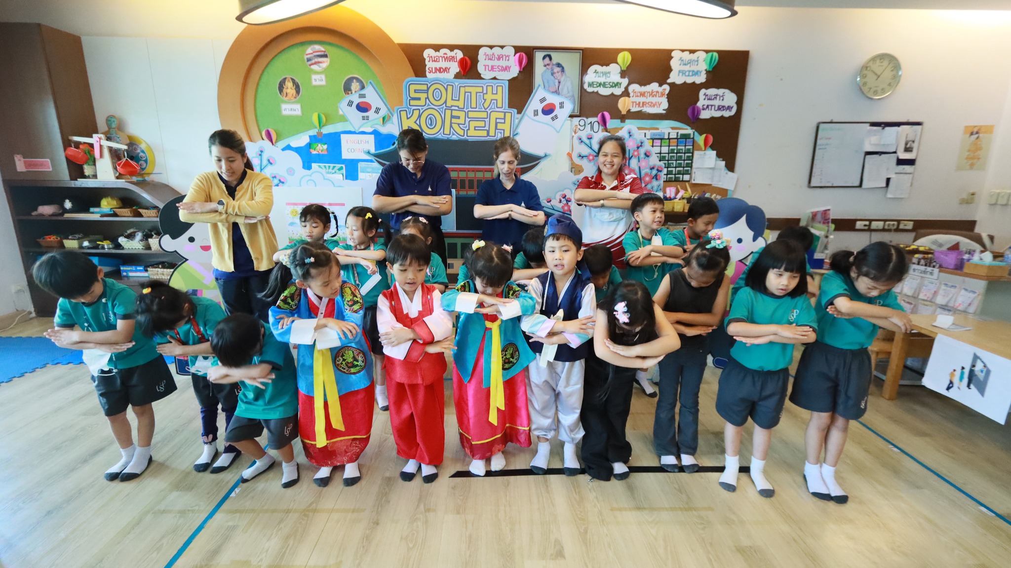 around_world_hei (1)