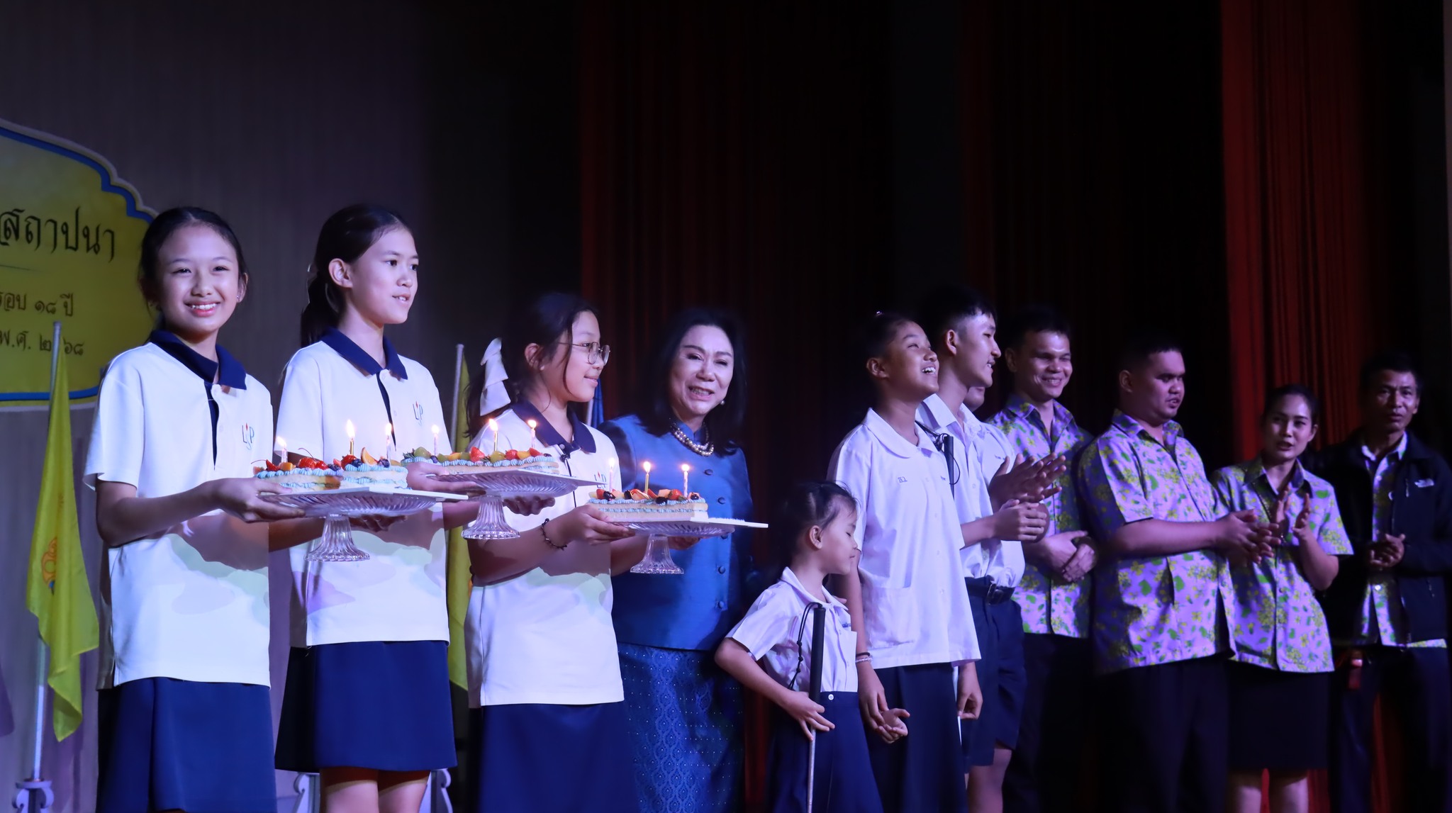 congrat_to_school (36)